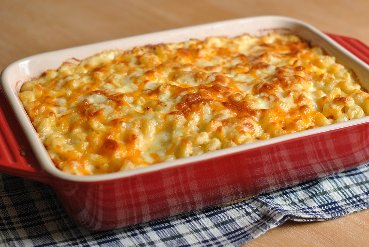 baked macaroni with cheese sauce