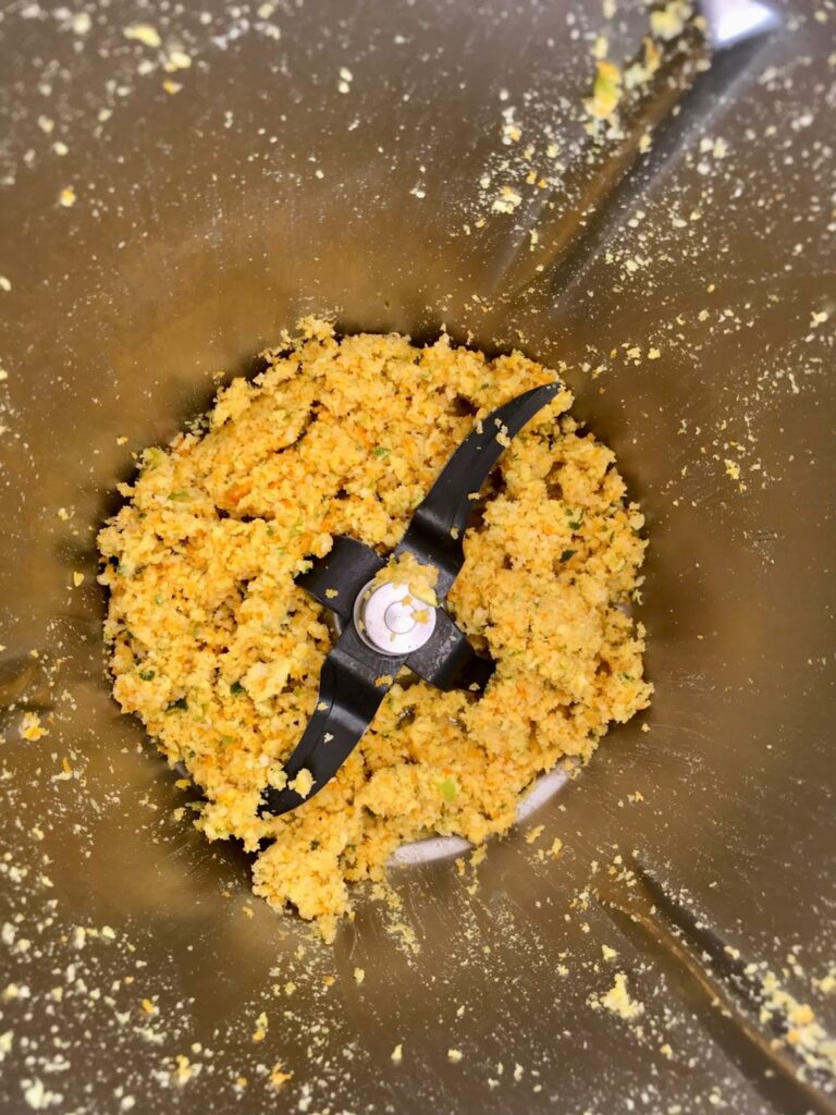 Grinding the citric fruit zest